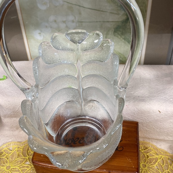 LE Smith Glass Clear Carnival Glass Aurora Jewels Leaf Basket - Picture 3 of 4